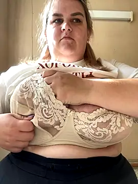 Snapshot of Vita6777 chatting on October 8, 2025, 6:11 am Vita6777 online show from October 8, 2025, 6:11 am