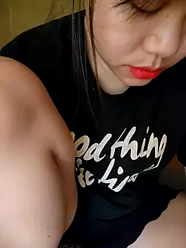 Snapshot of Misu-u chatting on October 10, 2025, 6:56 am Misu-u online show from October 10, 2025, 6:56 am