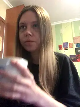 Snapshot of LunaVirelle chatting on November 7, 2025, 12:27 pm LunaVirelle online show from November 7, 2025, 12:27 pm