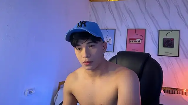 Snapshot of David_Nova chatting on November 8, 2025, 11:10 am David Nova online show from November 8, 2025, 11:10 am