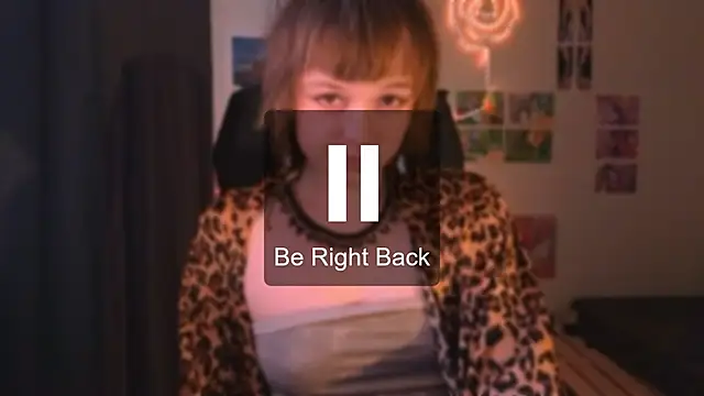 Snapshot of liquid0fluid0 chatting on October 19, 2025, 12:17 pm liquid0fluid0 online show from October 19, 2025, 12:17 pm