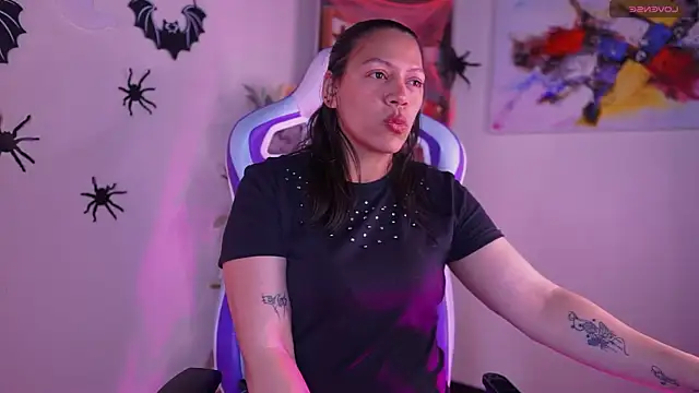 Snapshot of Cielo_Andrade chatting on October 18, 2025, 12:35 am Cielo Andrade online show from October 18, 2025, 12:35 am