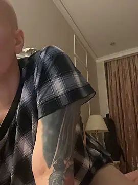 Snapshot of SweetKrysty chatting on October 11, 2025, 9:57 pm SweetKrysty online show from October 11, 2025, 9:57 pm