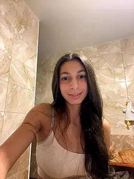 Snapshot of _Cleopatraaa_ chatting on October 13, 2025, 9:15 pm Cleopatraaa online show from October 13, 2025, 9:15 pm