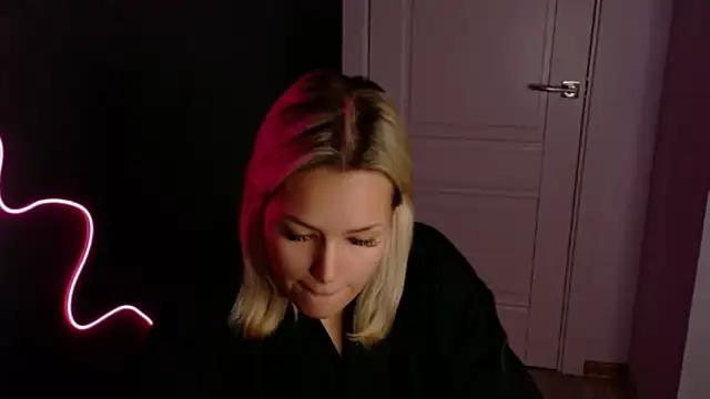 Snapshot of Eva_Mooor chatting on October 26, 2025, 12:05 am Eva Mooor online show from October 26, 2025, 12:05 am