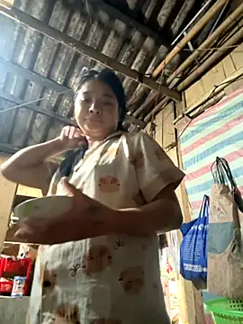 Snapshot of Linh-xxx chatting on October 14, 2025, 2:23 am Linh-xxx online show from October 14, 2025, 2:23 am