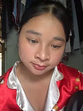 Snapshot of Linh-xxx chatting on October 31, 2025, 6:14 am Linh-xxx online show from October 31, 2025, 6:14 am