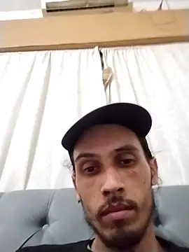 Snapshot of lucho228 chatting on October 28, 2025, 6:39 am lucho228 online show from October 28, 2025, 6:39 am