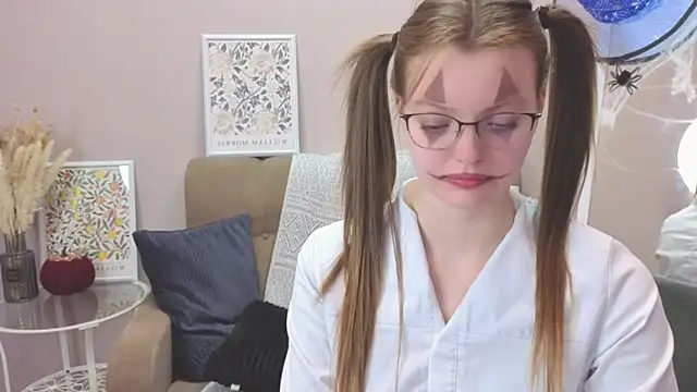 Snapshot of Dear_Jessica chatting on October 30, 2025, 10:16 am Dear Jessica online show from October 30, 2025, 10:16 am