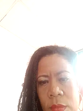 aura stp latina online show from November 12, 2025, 2:39 pm