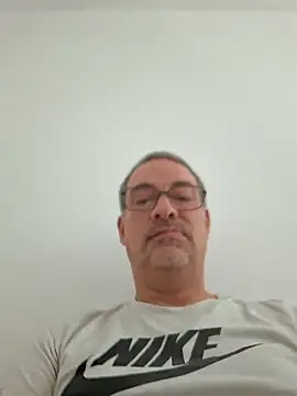 Snapshot of Mikadu95 chatting on October 19, 2025, 10:05 am Mikadu95 online show from October 19, 2025, 10:05 am