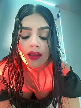 Snapshot of Lucianacuoper chatting on November 6, 2025, 7:15 pm Lucianacuoper online show from November 6, 2025, 7:15 pm