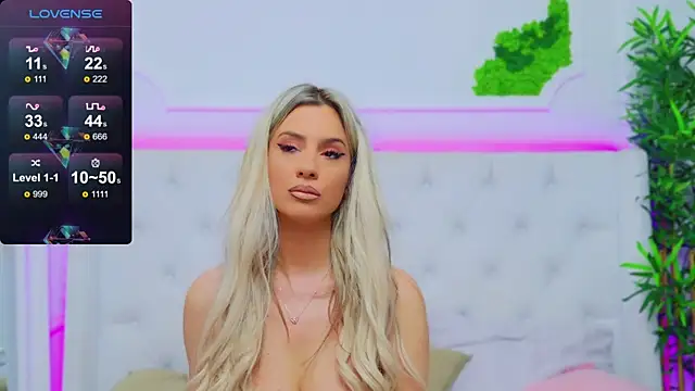 Snapshot of AriannaSins chatting on December 30, 2024, 1:36 pm AriannaSins online show from December 30, 2024, 1:36 pm