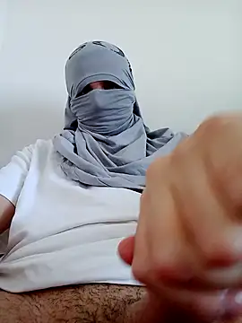 Snapshot of hasanland chatting on October 29, 2025, 12:29 pm hasanland online show from October 29, 2025, 12:29 pm