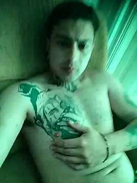 Snapshot of Links013 chatting on October 17, 2025, 3:42 am Links013 online show from October 17, 2025, 3:42 am