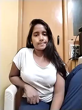 Snapshot of Beauty_maya chatting on November 4, 2025, 4:17 pm Beauty maya online show from November 4, 2025, 4:17 pm