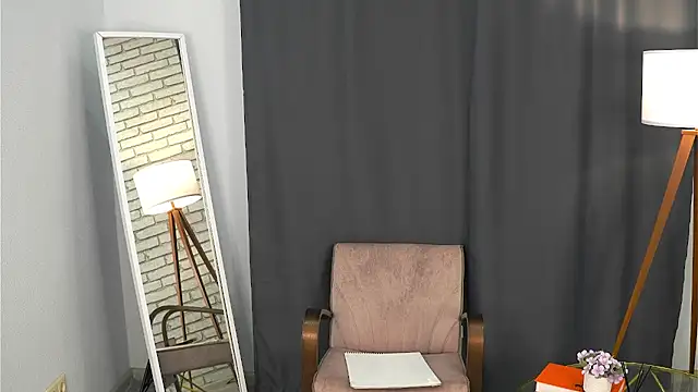 Snapshot of SabraDonkle chatting on October 21, 2025, 10:49 am SabraDonkle online show from October 21, 2025, 10:49 am