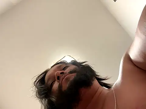 Snapshot of LoboCachorro chatting on November 4, 2025, 12:43 am LoboCachorro online show from November 4, 2025, 12:43 am