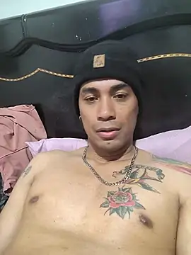 Snapshot of Michell85 chatting on November 9, 2025, 9:02 pm Michell85 online show from November 9, 2025, 9:02 pm