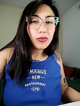 Snapshot of Chinitaaa28 chatting on November 2, 2025, 3:20 am Chinitaaa28 online show from November 2, 2025, 3:20 am