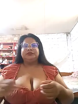 Snapshot of celeste122595 chatting on November 6, 2025, 3:02 pm celeste122595 online show from November 6, 2025, 3:02 pm