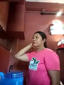 Yummymarie09 online show from November 7, 2025, 4:12 am