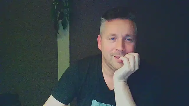 Woody Longbong online show from November 12, 2025, 5:35 pm