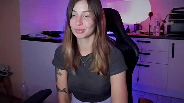 Snapshot of Kira-meow chatting on November 13, 2025, 4:06 pm Kira-meow online show from November 13, 2025, 4:06 pm