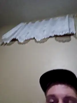 Snapshot of kylety77 chatting on November 14, 2025, 2:21 am kylety77 online show from November 14, 2025, 2:21 am