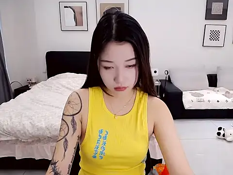minnie-kk online show from October 23, 2025, 7:51 am