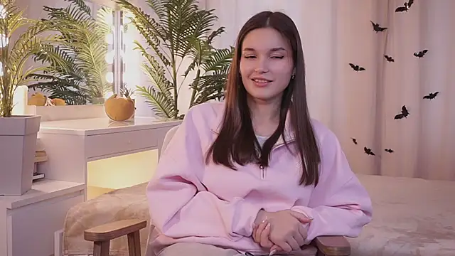 Snapshot of TiffaniePanyik chatting on October 28, 2025, 6:50 am TiffaniePanyik online show from October 28, 2025, 6:50 am