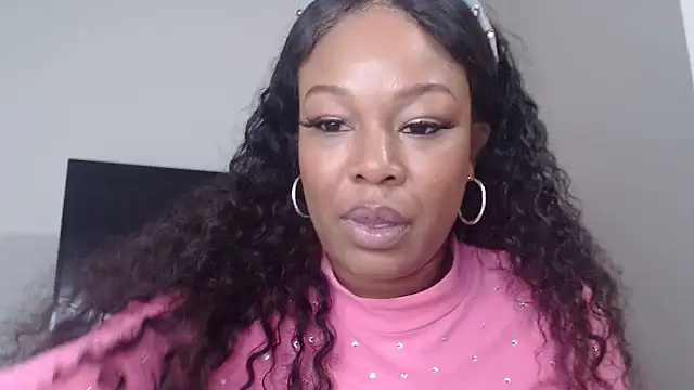 Snapshot of SweetieP11 chatting on October 27, 2025, 2:32 pm SweetieP11 online show from October 27, 2025, 2:32 pm