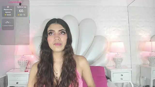 Snapshot of AntonellaPowell chatting on November 10, 2025, 7:57 pm AntonellaPowell online show from November 10, 2025, 7:57 pm