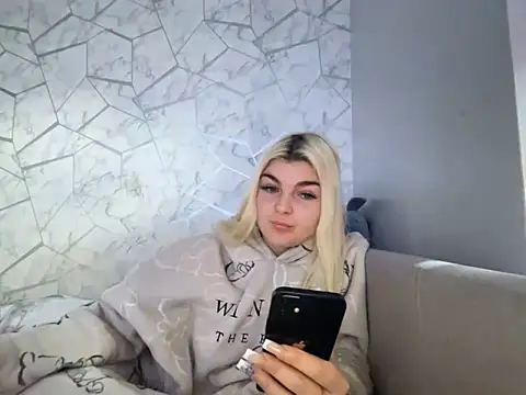 Snapshot of rosie-hipstergal chatting on November 4, 2025, 1:32 pm rosie-hipstergal online show from November 4, 2025, 1:32 pm