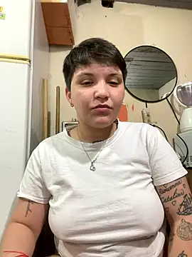 Snapshot of leti302 chatting on October 29, 2025, 4:48 am leti302 online show from October 29, 2025, 4:48 am