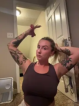 Snapshot of bratfigure chatting on October 30, 2025, 5:31 am bratfigure online show from October 30, 2025, 5:31 am