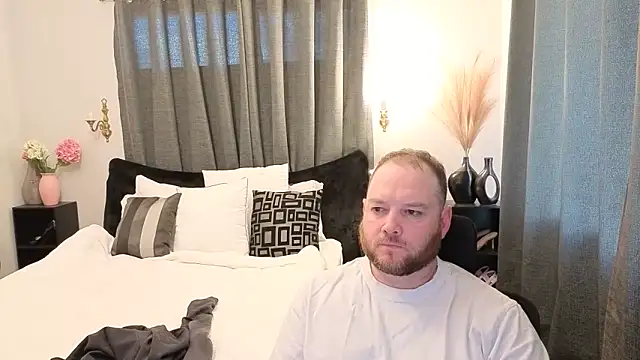 Snapshot of john_clarisa chatting on October 28, 2025, 4:38 am john clarisa online show from October 28, 2025, 4:38 am