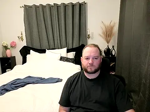 Snapshot of john_clarisa chatting on October 29, 2025, 8:49 am john clarisa online show from October 29, 2025, 8:49 am