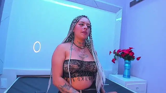 Snapshot of Sweetsinsn_ chatting on October 27, 2025, 8:24 pm Sweetsinsn  online show from October 27, 2025, 8:24 pm