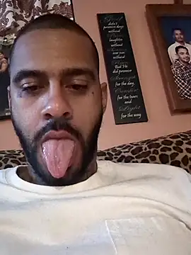 Snapshot of slvdslvd chatting on October 29, 2025, 12:02 am slvdslvd online show from October 29, 2025, 12:02 am