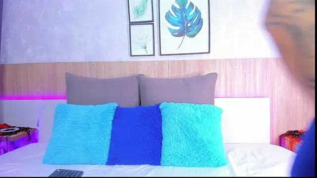 Snapshot of Alanna-Hank chatting on October 29, 2025, 2:58 am Alanna-Hank online show from October 29, 2025, 2:58 am