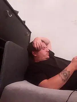 Snapshot of botlikroli chatting on October 28, 2025, 3:58 pm botlikroli online show from October 28, 2025, 3:58 pm