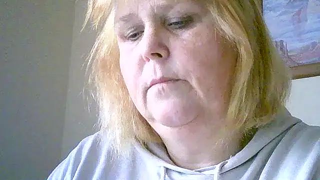 Snapshot of Sylviastar46 chatting on November 14, 2025, 10:36 am Sylviastar46 online show from November 14, 2025, 10:36 am