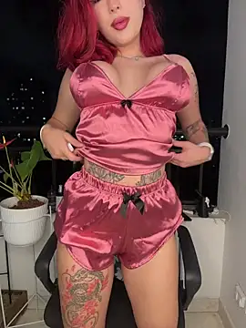 Snapshot of Raven_DeVille chatting on November 11, 2025, 1:05 am Raven DeVille online show from November 11, 2025, 1:05 am