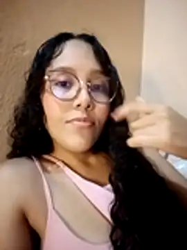 Snapshot of Sweett_Ladie chatting on October 31, 2025, 2:01 am Sweett Ladie online show from October 31, 2025, 2:01 am