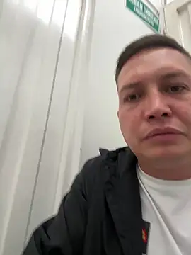 Snapshot of NathanielLux29 chatting on November 7, 2025, 8:20 pm NathanielLux29 online show from November 7, 2025, 8:20 pm