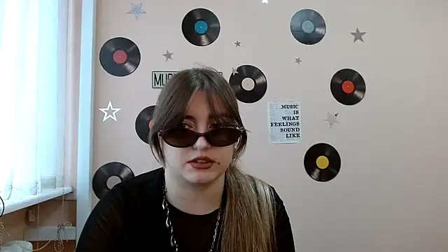 Snapshot of Dance__Queen chatting on October 31, 2025, 11:55 am Dance Queen online show from October 31, 2025, 11:55 am