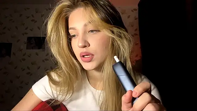 Snapshot of OrethaEredia chatting on November 4, 2025, 3:22 pm OrethaEredia online show from November 4, 2025, 3:22 pm