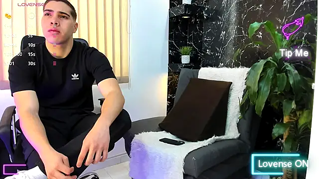 Snapshot of Juna_mejia01 chatting on October 31, 2025, 1:23 pm Juna mejia01 online show from October 31, 2025, 1:23 pm