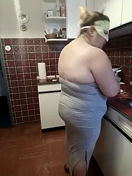 Snapshot of UnheardThing7 chatting on November 2, 2025, 10:28 am UnheardThing7 online show from November 2, 2025, 10:28 am